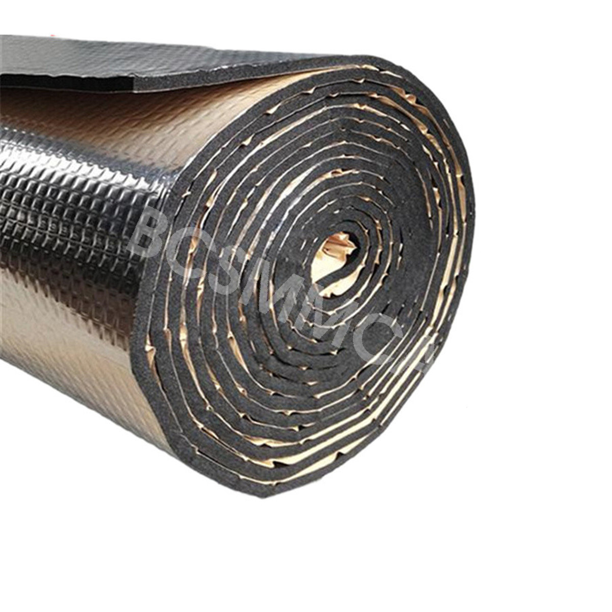 Czyszczenie maski silnika silnikiem z myjką wysokociśnieniową i szmatką